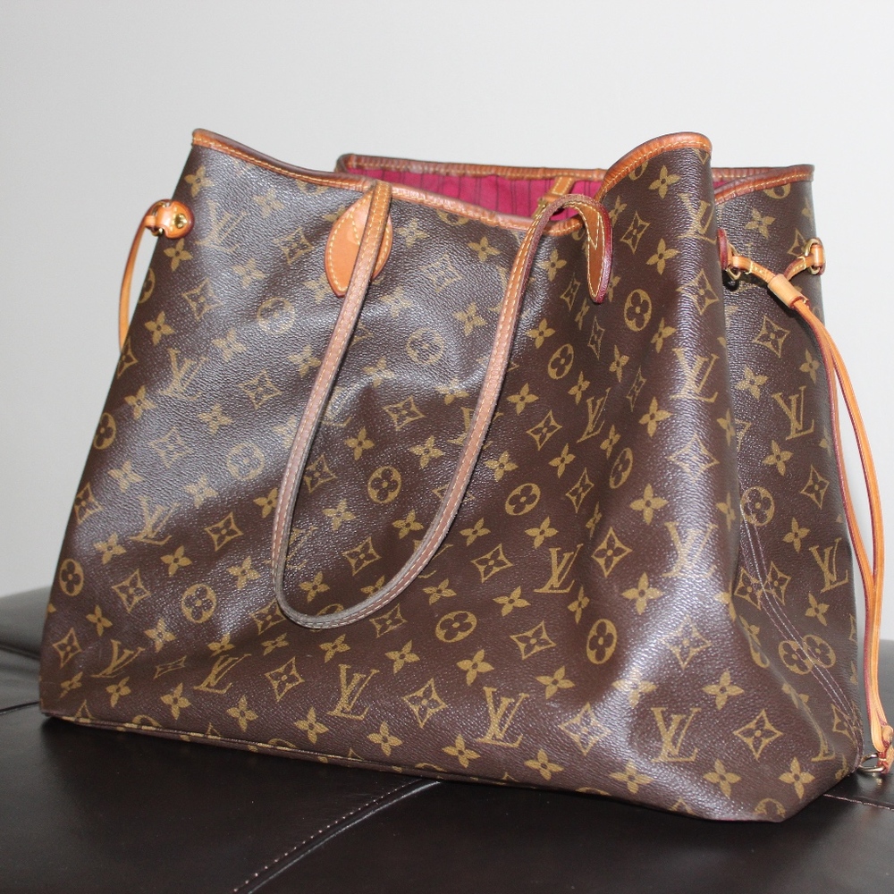Louis Vuitton Neverfull Bag - 2009